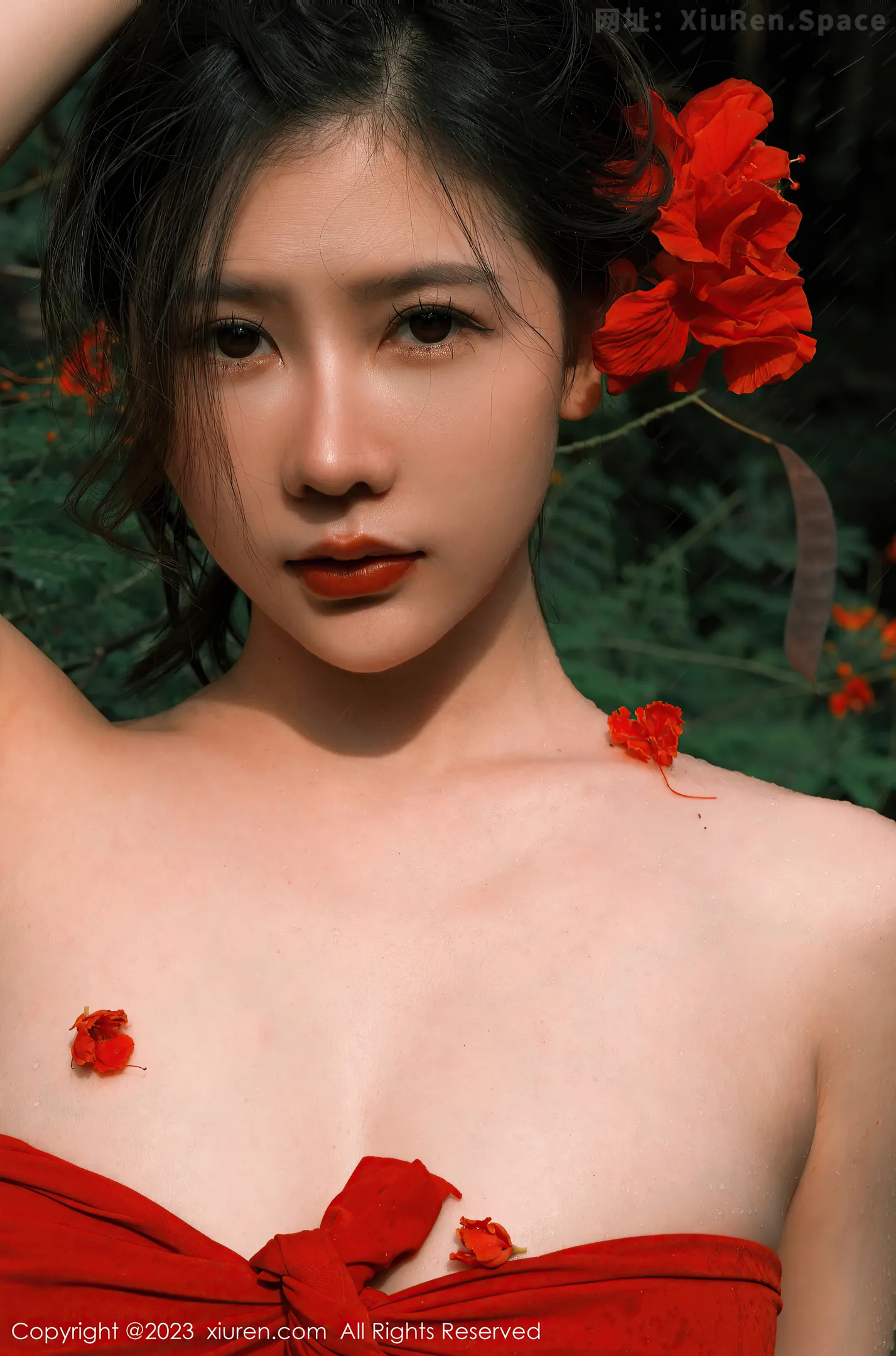 图片[6]-[XiuRen秀人网]2023.04.23 NO.6617 尹甜甜 红色情趣长裙加内衣性感私房写真集-秀人网官方网站